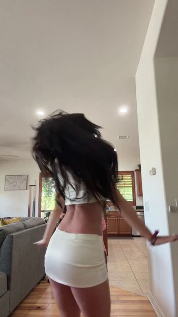 Charli d amelio page 3 image