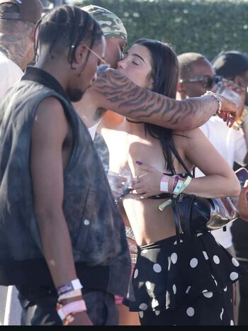 Charli d amelio image