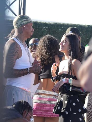 Charli d amelio image