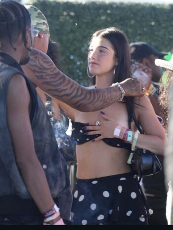 Charli d amelio image