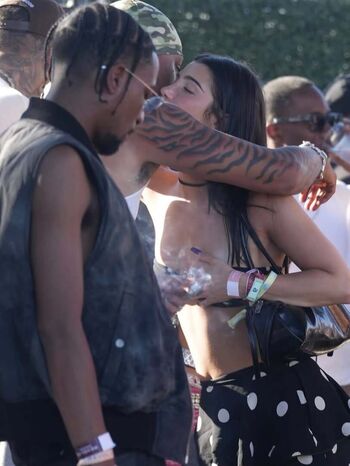 Charli d amelio image