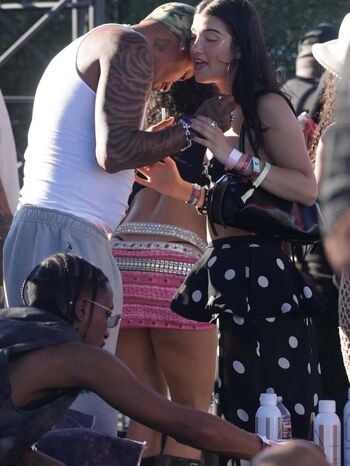 Charli d amelio image