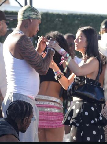 Charli d amelio image