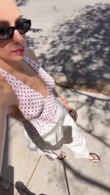 Charlotte dobre image