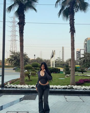 Charvi sharma image
