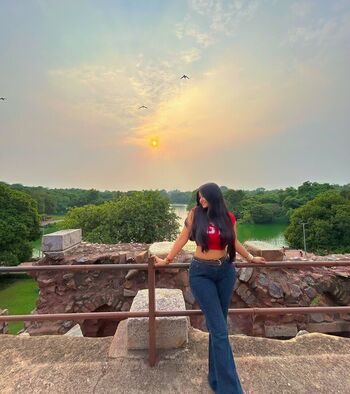 Charvi sharma image