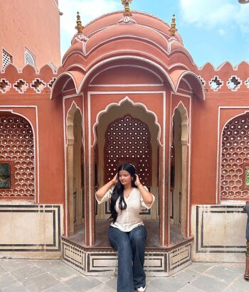 Charvi sharma image