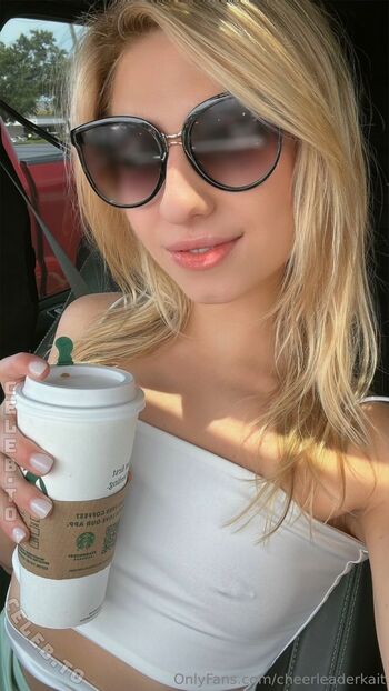 Cheerleader Kait