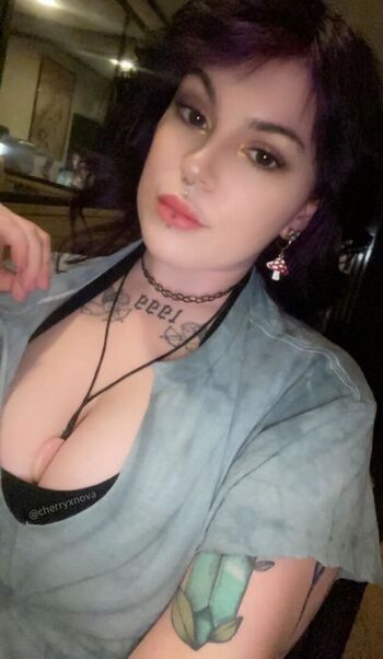 Cherrrynovaxxx image