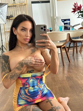 Cherryrebelle 1 page 2 image