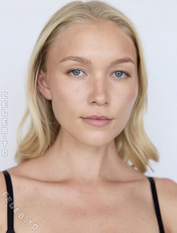 Chiara schmitt image