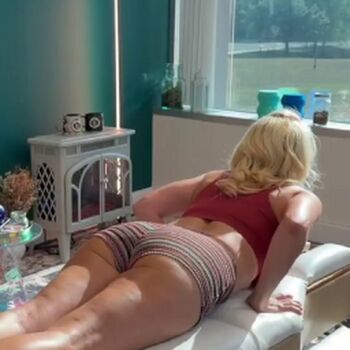 Chiropractor 1 image