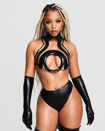 Chloe baile image