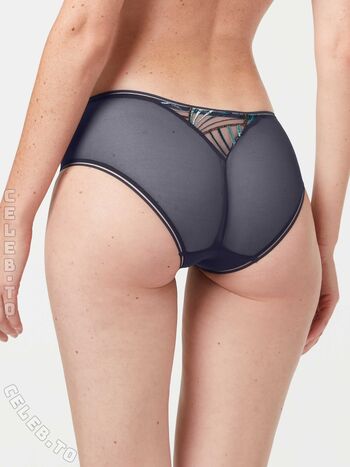 Chloe bechini page 3 image