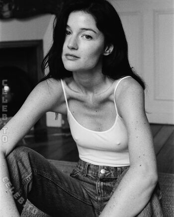 Chloe bechini image