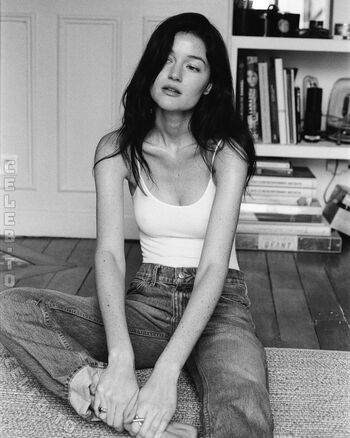 Chloe bechini image