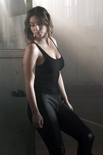 Chloe bennet 1 image