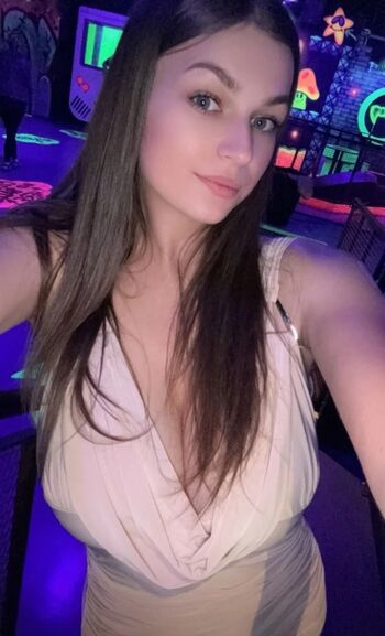 Chloe louise thomas image