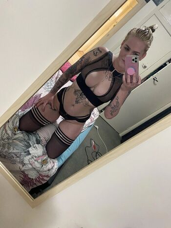 Chloe mackenzie image