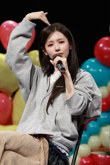 Cho Mi-yeon (Miyeon) - i-dle [(G)I-dle]