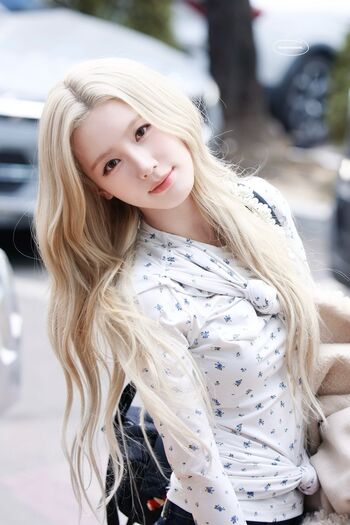 Cho Mi-yeon (Miyeon) - i-dle [(G)I-dle]