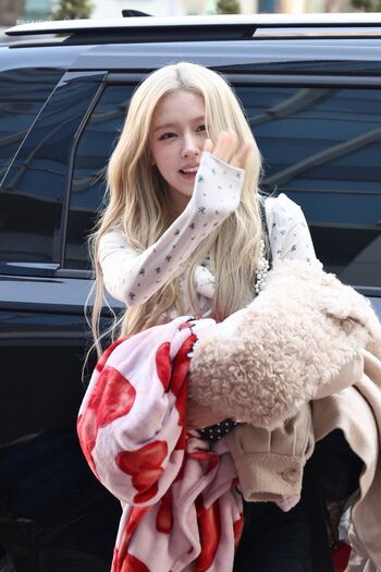 Cho Mi-yeon (Miyeon) - i-dle [(G)I-dle]