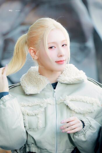 Cho Mi-yeon (Miyeon) - i-dle [(G)I-dle]