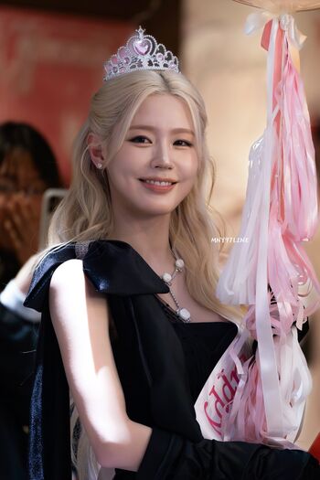 Cho mi yeon miyeon i dle g i dle page 2 image