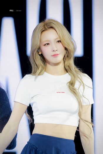 Cho mi yeon miyeon i dle g i dle image