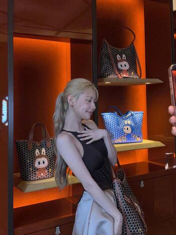 Cho mi yeon image