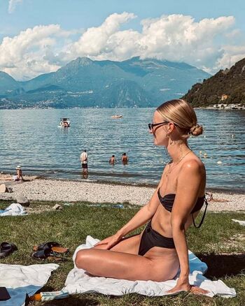 Chrissie huntley image