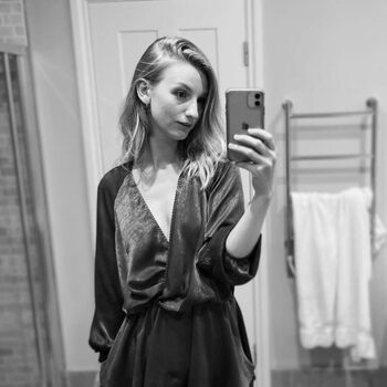 Chrissie huntley image