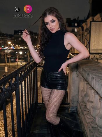 Chrissy costanza image