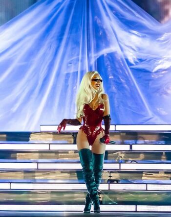 Christina aguilera 1 page 4 image