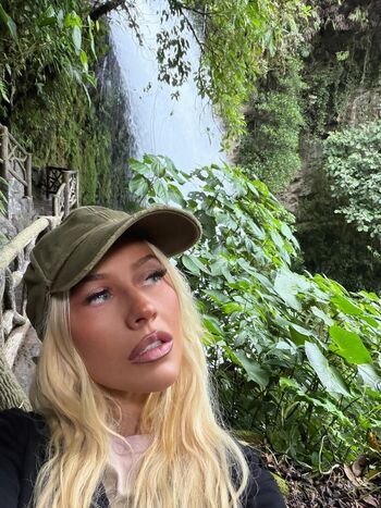 Christina aguilera 1 image