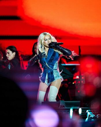 Christina aguilera 1 image