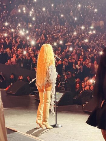 Christina aguilera 1 image