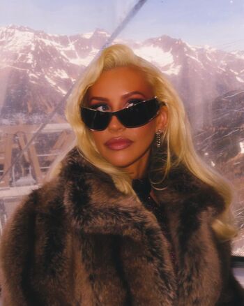 Christina aguilera 1 image