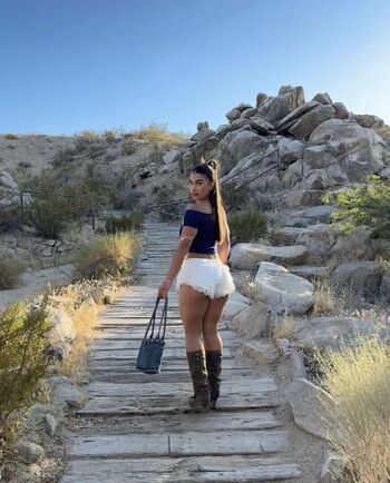 Chvzvanessa