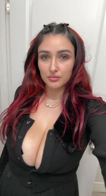 Cinnamoon alien page 2 image