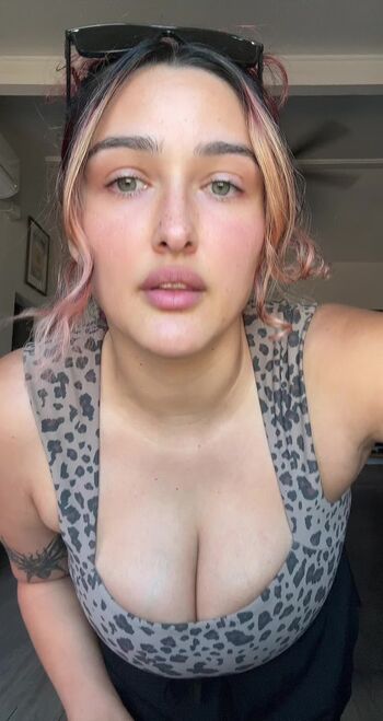 Cinnamoon alien page 2 image