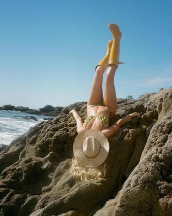 Claire rosinkranz image