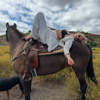 Claire rosinkranz image