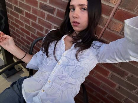 Clairo image