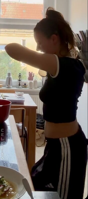 Clara hunger image