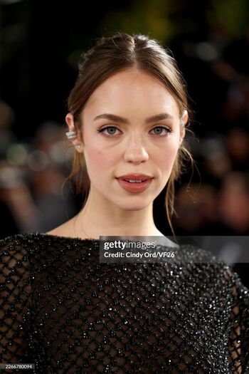 Claudia sulewski image