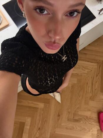 Cocogenge page 2 image