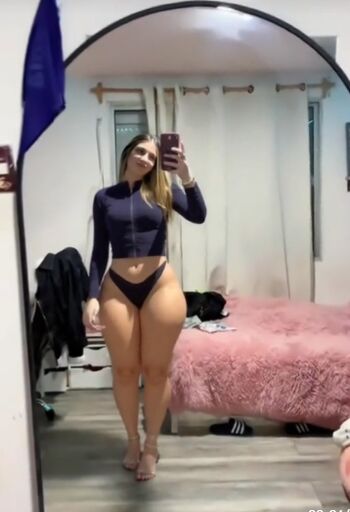 Constanza lopez image