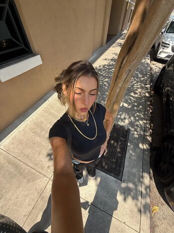 Cortney Gibson / Cortneycgibson