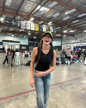 Cortney Gibson / Cortneycgibson